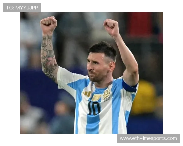 踢足球拍广告的国际球星是谁他背后的品牌合作与商业价值分析